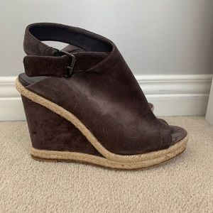 Vince Evangeline Suede Sandals Size 8